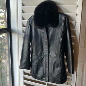 Stunning detachable fox collar and all leather Jacket.Fur accent is so soft